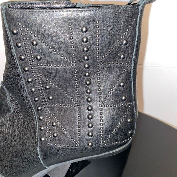 Emanuele Crasto Booties Sz 8 Black Leather Studded Pointed Toe Block Heel Ankle - Picture 5 of 9